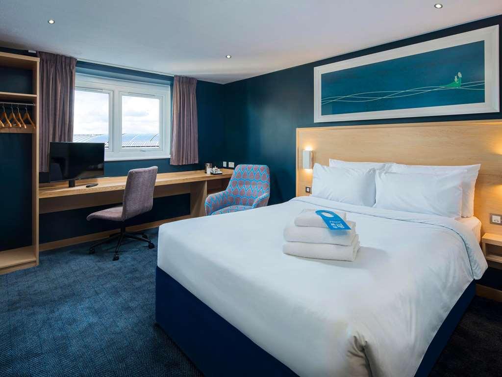 Travelodge Frimley Pokój zdjęcie
