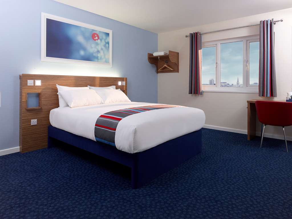 Travelodge Frimley Pokój zdjęcie