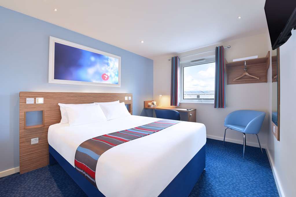 Travelodge Frimley Pokój zdjęcie