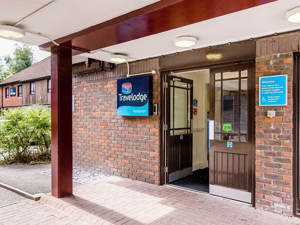 Travelodge Frimley Zewnętrze zdjęcie