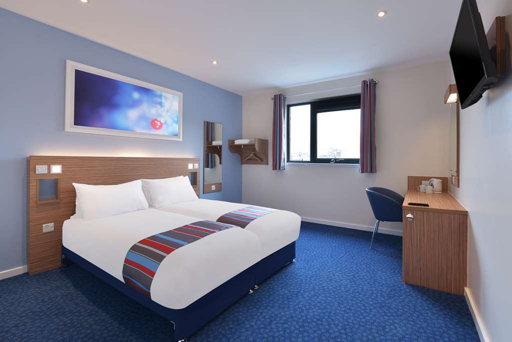 Travelodge Frimley Pokój zdjęcie